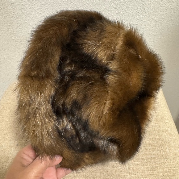 Luxurius Faux and Beaver Fur Coat - Picture 3 of 11